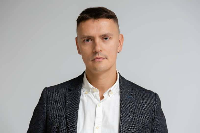 На сайте газеты «Коммерсантъ» вышло интервью с куратором «Виктории» Сергеем Баландиным