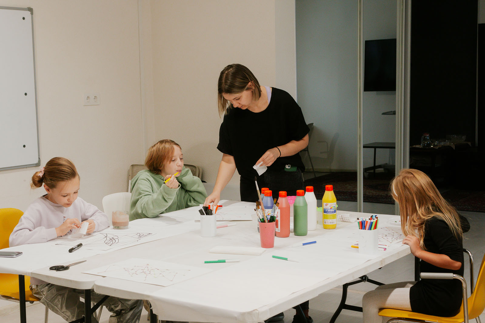 Набор в детскую школу «12 игр художника»