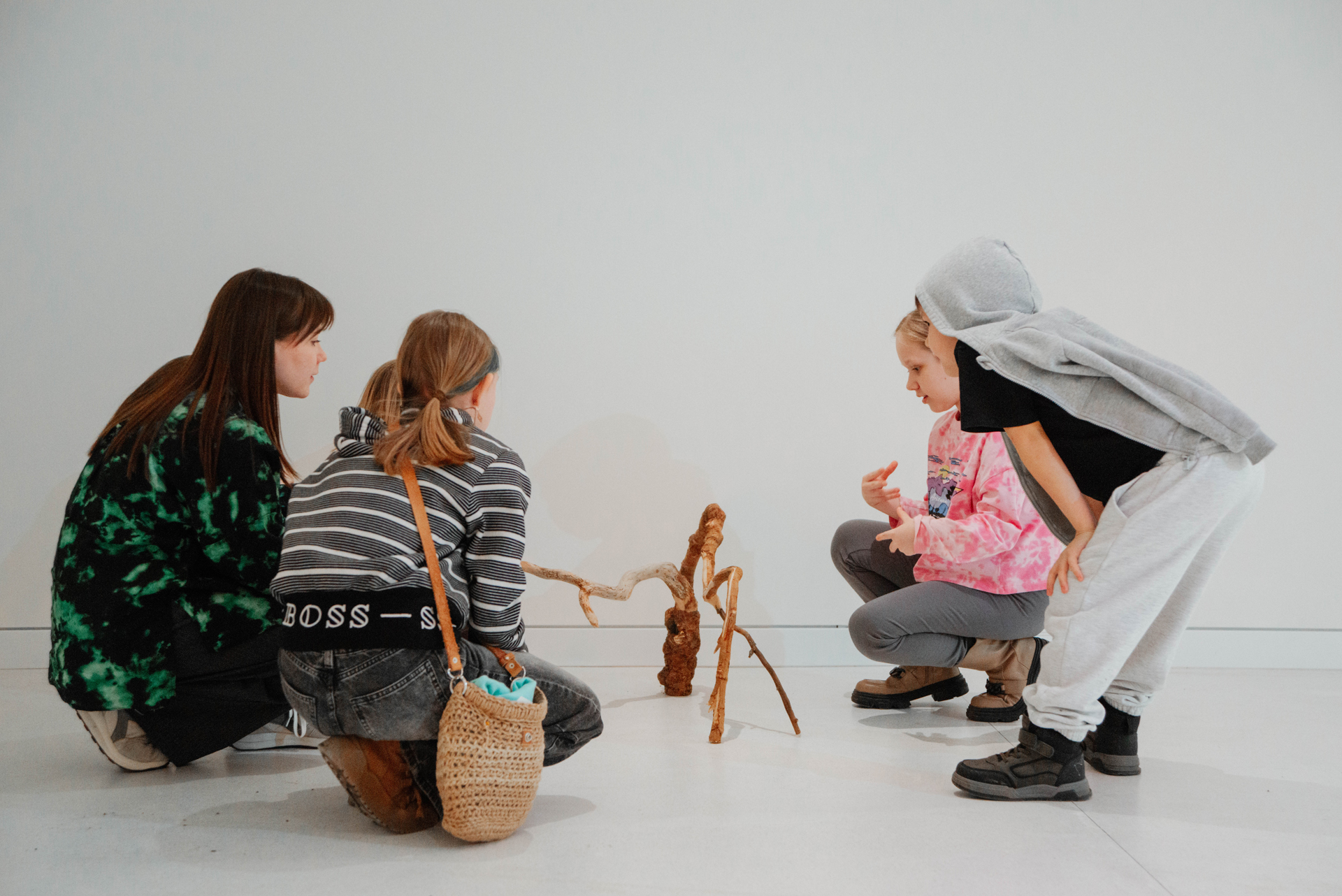 Детская медиация по выставкам с творческим занятием